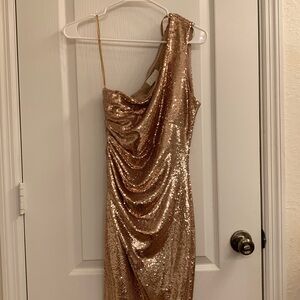 ELEGANT SEQUIN DRESS IN GOLD COLOR - NEW 💞